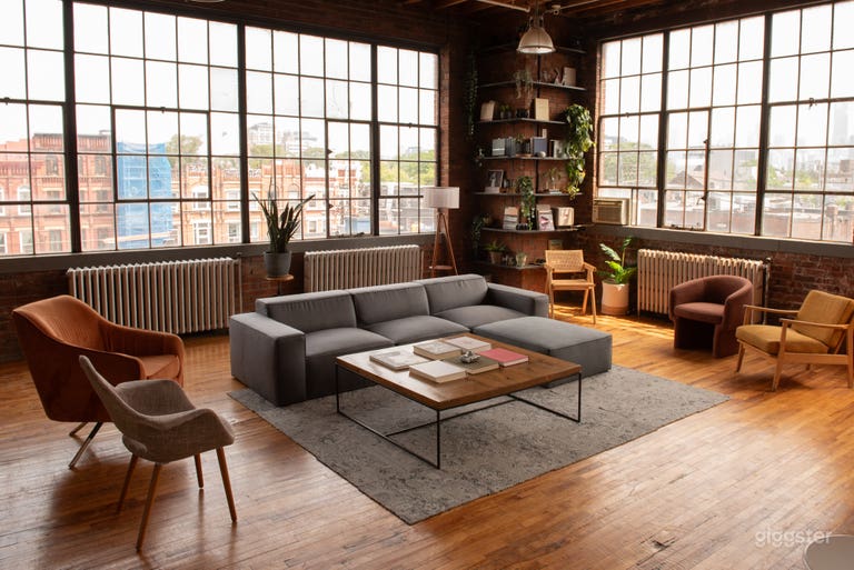  Exposed Brick Loft Studio Downtown 