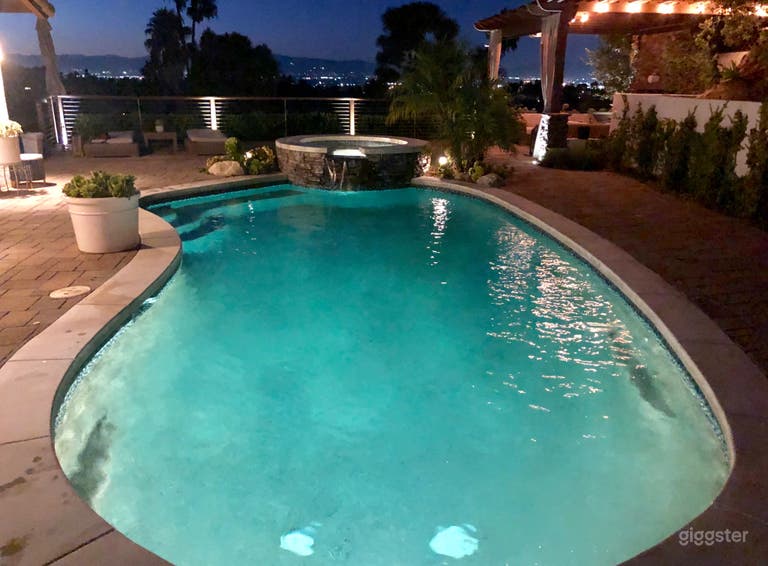  Dream Home On The Hills with Spectacular Views  